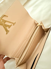 Load image into Gallery viewer, Louis Vuitton Louise Clutch