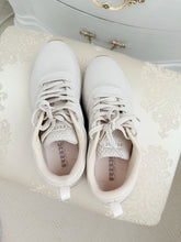 Load image into Gallery viewer, Aesthetic Light Beige Women’s Sneakers
