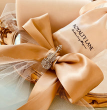 Load image into Gallery viewer, Violin Rhinestone Brooch Pin