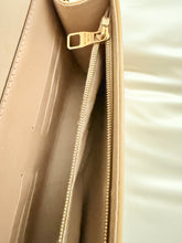 Load image into Gallery viewer, Louis Vuitton Vernis Monogram Ana Clutch Dune Bag
