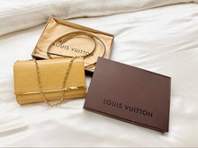 Load image into Gallery viewer, Louis Vuitton Vernis Monogram Ana Clutch Dune Bag
